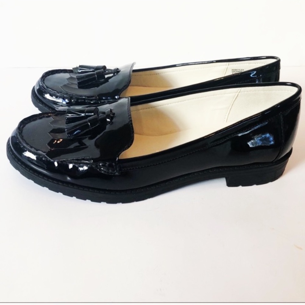 Anne Klein Iflex Tasseled Black Loafers Sz 7 1/2.